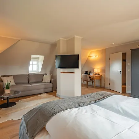 Naturhotel Sachsenbaude Oberwiesenthal - Indoor-Pool&Outdoor-Whirlpool-2